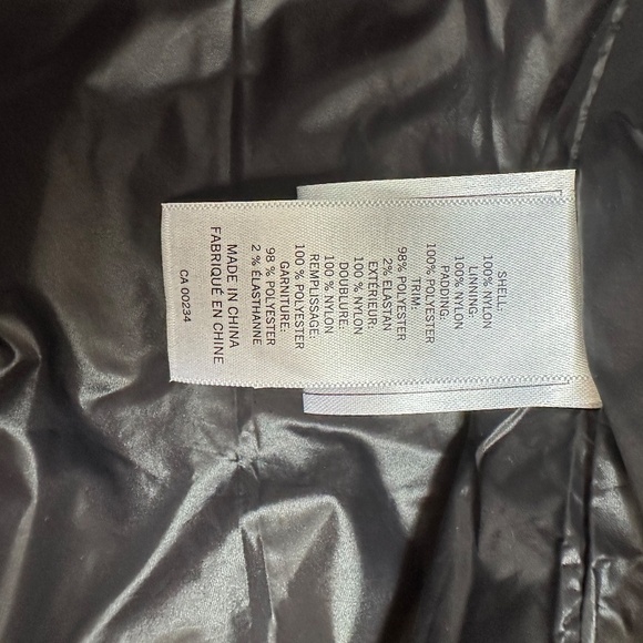 Hudson’s Bay Co. Black Lightweight Down-Filled Zip Jacket w Canadian Flag Patch - Picture 4 of 10